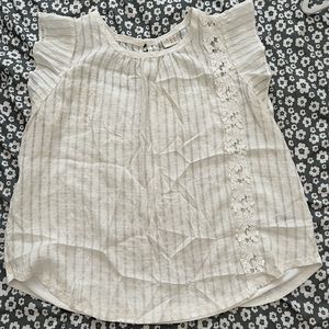 🎉 2 for $10 🎉 Super cute white top sz L